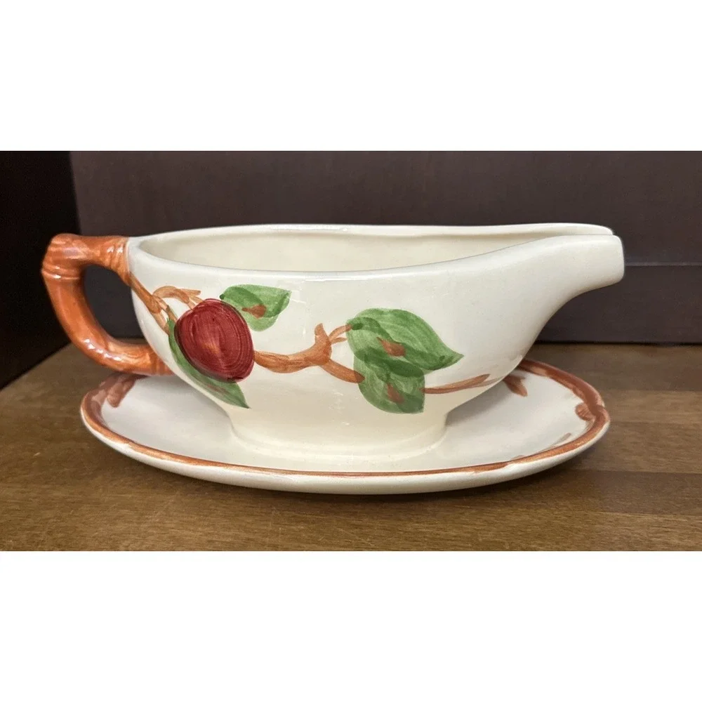 Franciscan Apple Gravy Boat with Underplate 8 1/2